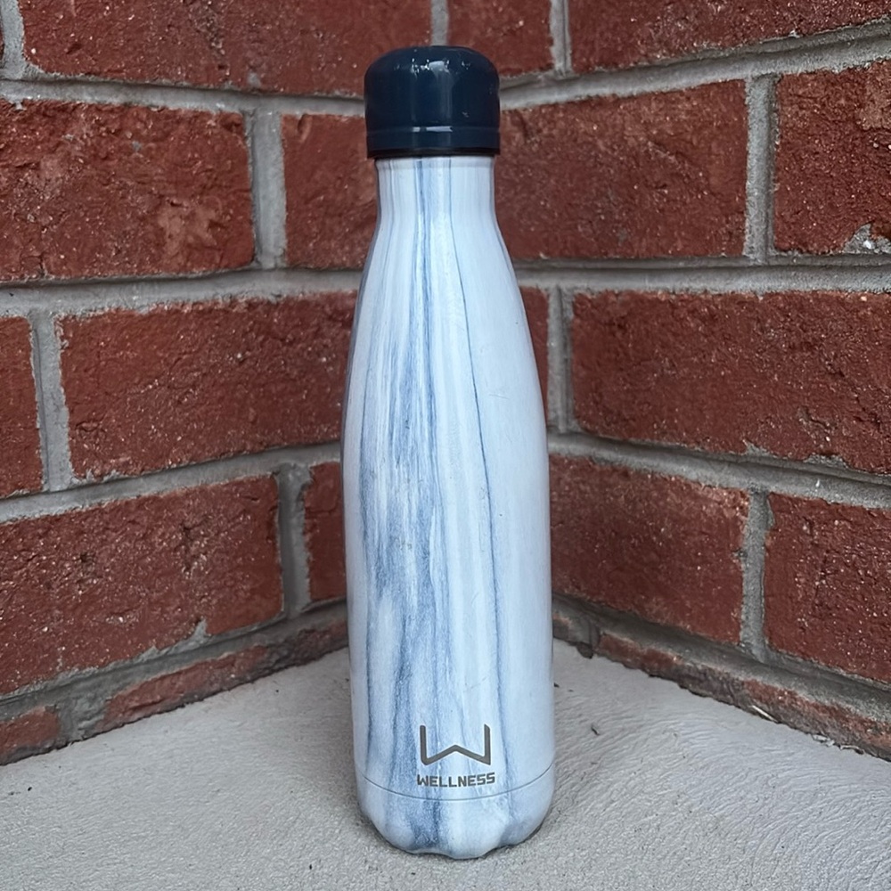 Wellness Insulated Stainless Steel Water Bottle Blue White Marble Look 17 Ounce